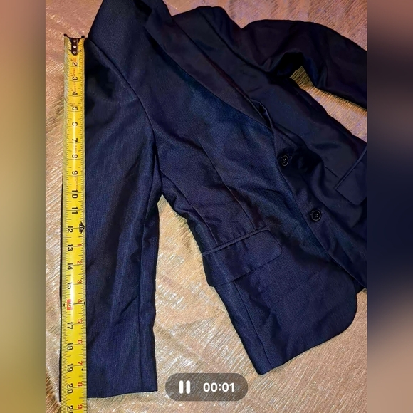 BOYS Sport Coat with Notched Lapels and Classic Fit - Picture 3 of 7